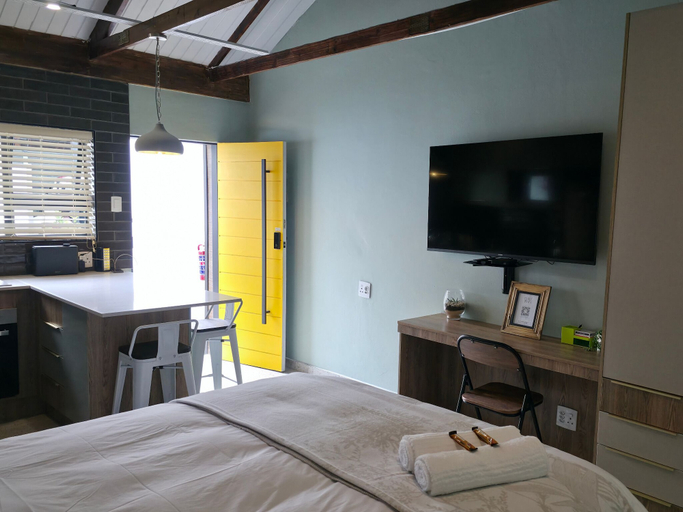 Room 4, Leipoldt Self-Catering Accommodation, Gert Sibande