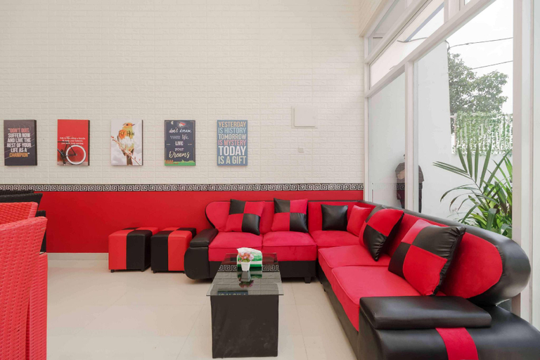 Public Area 3, RedDoorz @ Sindangbarang Bogor, Bogor