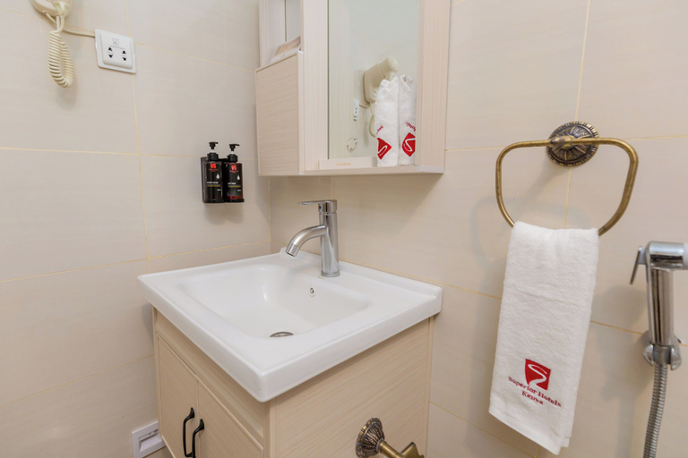 Bathroom 4, Lake Naivasha Resort, Naivasha