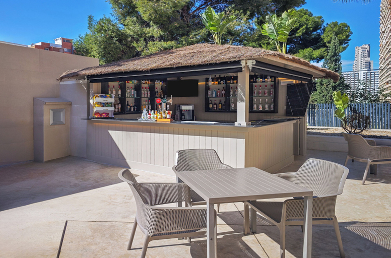 Food & Drinks 4, Halley Hotel & Apartments Affiliated by Meliá, Alicante