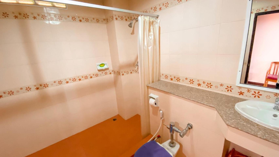 Bathroom 4, AA Pattaya Ville, Pattaya