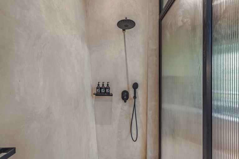 Bathroom 3, Pager Apartments - Nature View in City Center, Gianyar