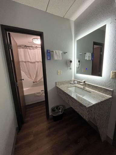 Bathroom 4, AmericInn by Wyndham Cloquet, Carlton