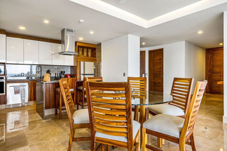 Room 3, Exquisite Condo With Panoramic Ocean Views, Amazing Pool & Balcony, Puerto Vallarta