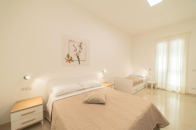 Others 5, B&B Mandorlo Bianco, Syracuse
