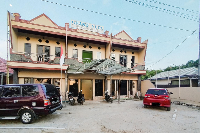 Exterior & Views 2, RedDoorz @ Hotel Grand Yuda Tenggarong, Kutai Kartanegara