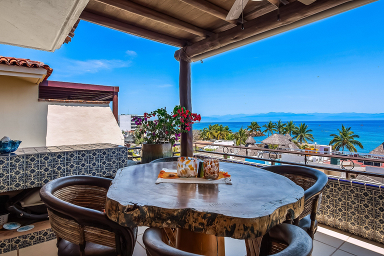 Outdoor dining 2, Oceanfront Condo With Pool, Balcony, Amazing Views, Washer/dryer, & Partial AC, Compostela