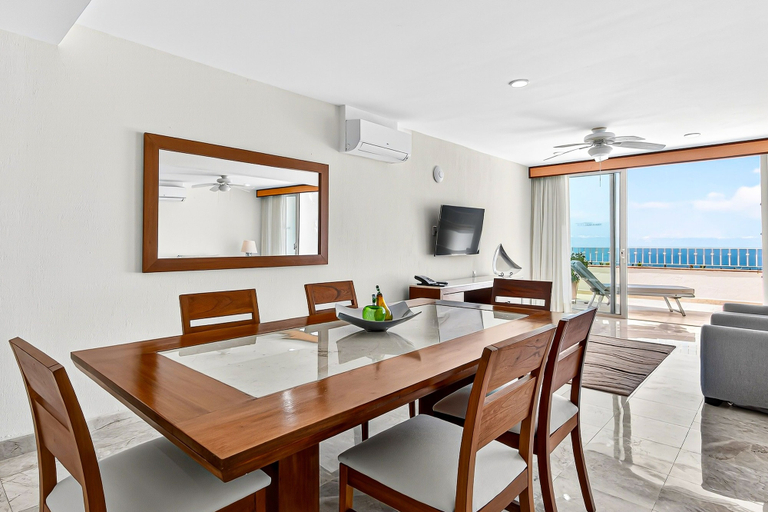 Room 3, Modern Coastal Villa With Ocean Views, Pool, Wifi & Full Kitchen, Puerto Vallarta