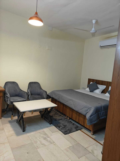 Room 4, The Grey Leaf Residency, Delhi