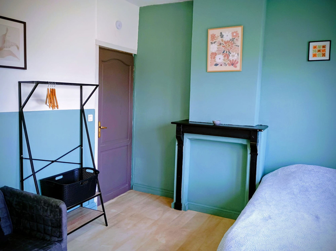 Room 3, Studio Lens SdB Priv e sur le Palier Bollaert, Pas-de-Calais