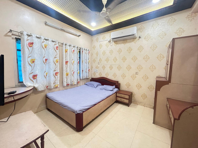 4, Shivshakti Lodge, Solapur
