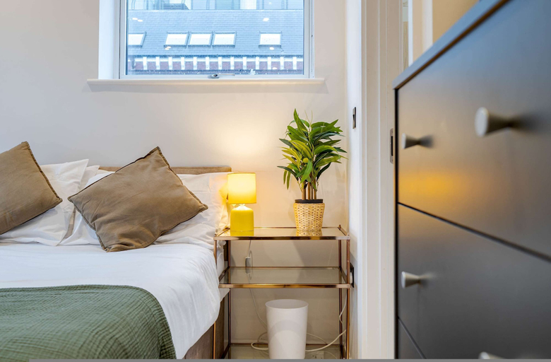 Room 2, Leeds City-centre 1-bed With Private Roof Terrace, Leeds