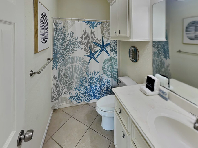 Bathroom 3, Here Comes the Sun by Ryson Vacation Rentals, Galveston