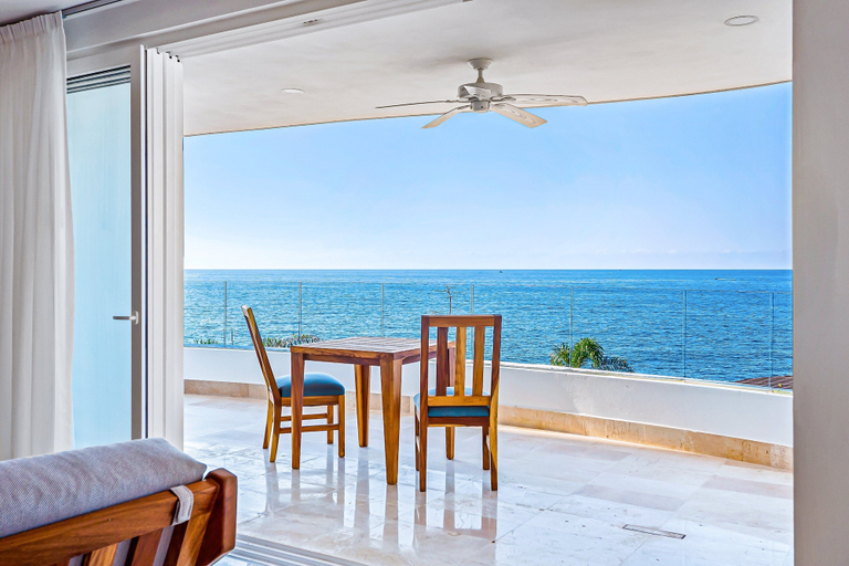 Outdoor dining 2, Luxe 2nd-floor Condo With Endless Ocean Views, Pool, spa & Balcony, Puerto Vallarta