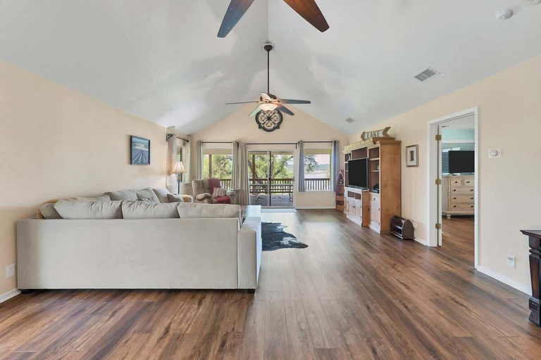 Interior 3, Lakeshore Escapes, on Canyon Lake Waterfront, Comal