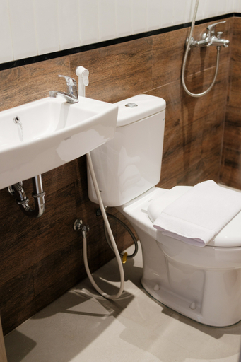 Bathroom 5, Rucio Kostel Semarang, Semarang