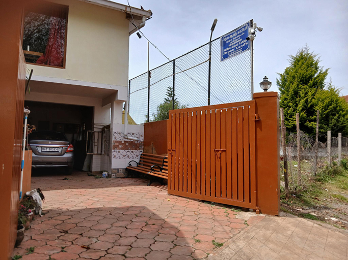 Exterior & Views