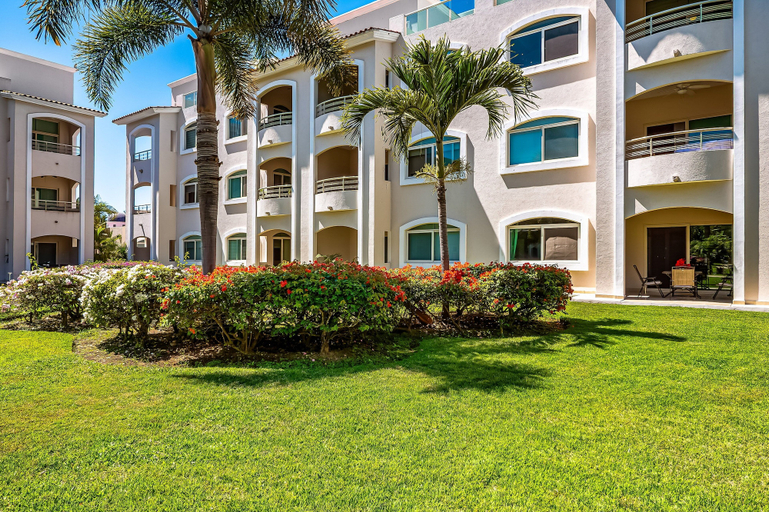 Exterior 4, Cozy Condo With Loft, Private Balcony and Gorgeous Shared Pool, Puerto Vallarta