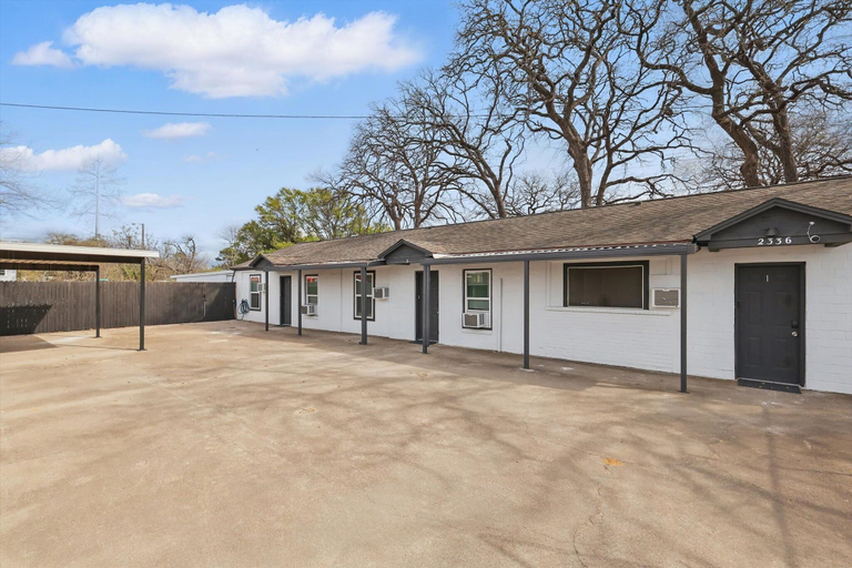 Interior 5, Modern 4BR 2BA Home With Hot Tub-grill & Huge Yard, Tarrant