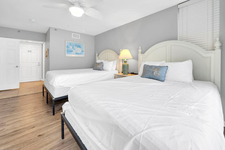 Bedroom 4, Long Beach Resort 2-201, Bay