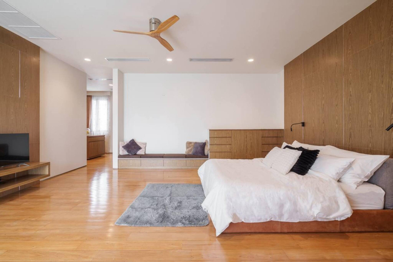 5, Premium 6BR Ekkamai Villa wITH Pool Home Theatre, Wattana