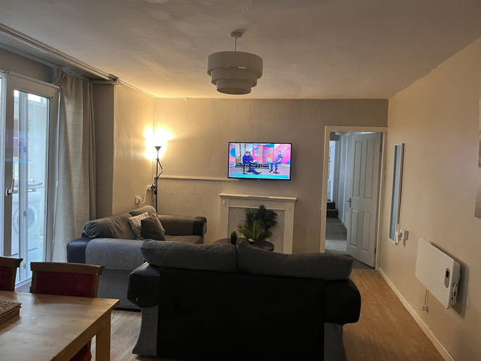 Others 5, Stay at 25, Blackpool