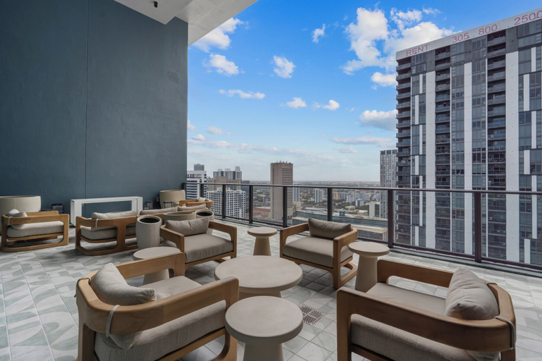 Rooftop terrace 4, 501 Building - Close to Kaseya Center - We Host, Miami-Dade