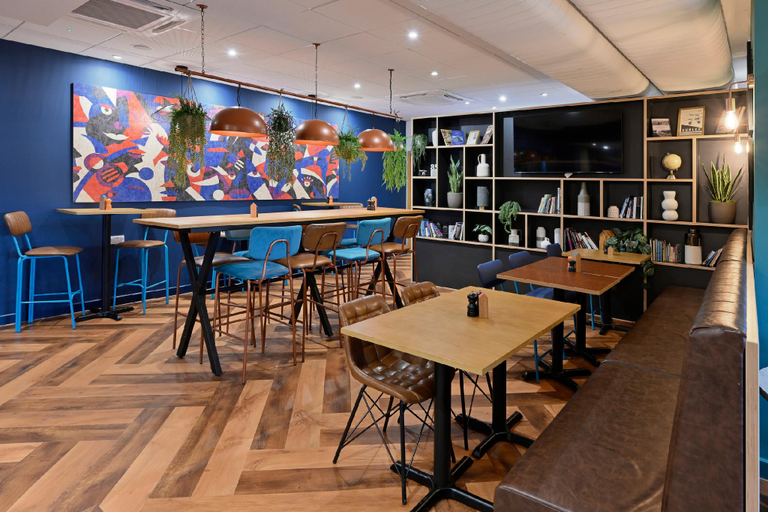Food & Drinks 4, Travelodge Birmingham Fort Dunlop, Birmingham