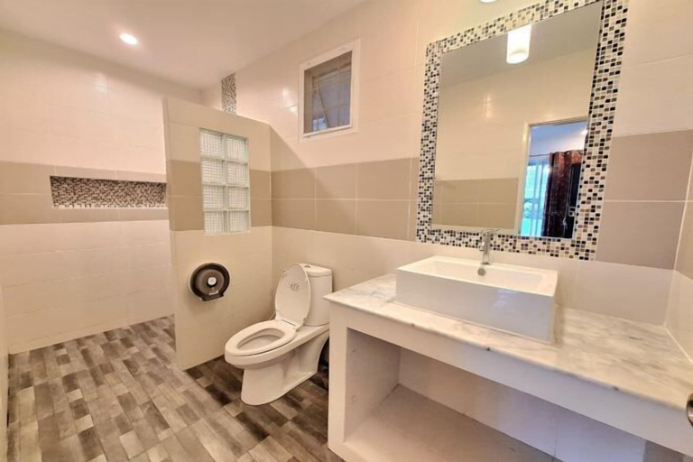Room 4, Plus2 Hua-Hin Private Pool Villa from beach 3 km, Hua Hin