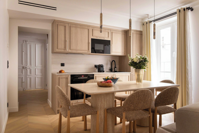 Dining 2, Design Apartment a/c 3br/8p - Notre Dame, Paris