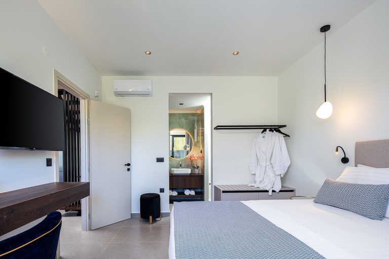 Room 2, Villasaints II Elegant Pool Villa Near Beach, Crete