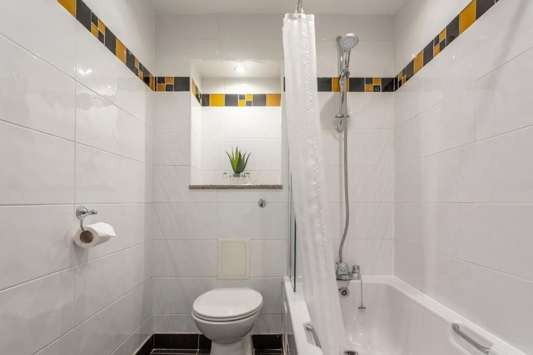 Bathroom 4, Cairndale Hotel & Spa, Dumfries and Galloway