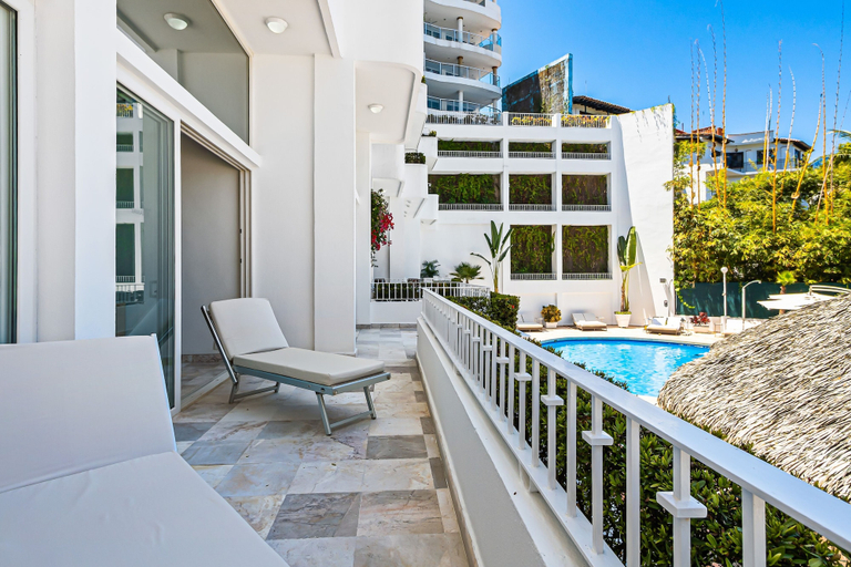 View from room 3, Stylish Suite With Wifi, hot Tub, gym Access, Heated Pool & Terraces, Puerto Vallarta
