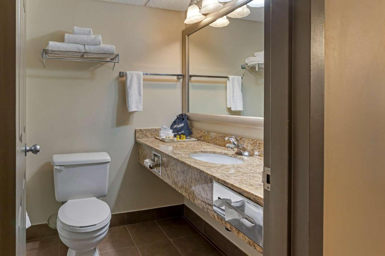 Bathroom 4, Best Western Plus Orillia Hotel, Simcoe