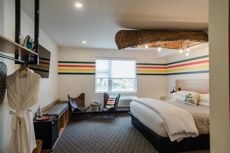 Bedroom 4, The Grove Motel, Essex
