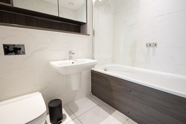 Bathroom 4, Anaconda Cut - Campus Accommodation, Manchester