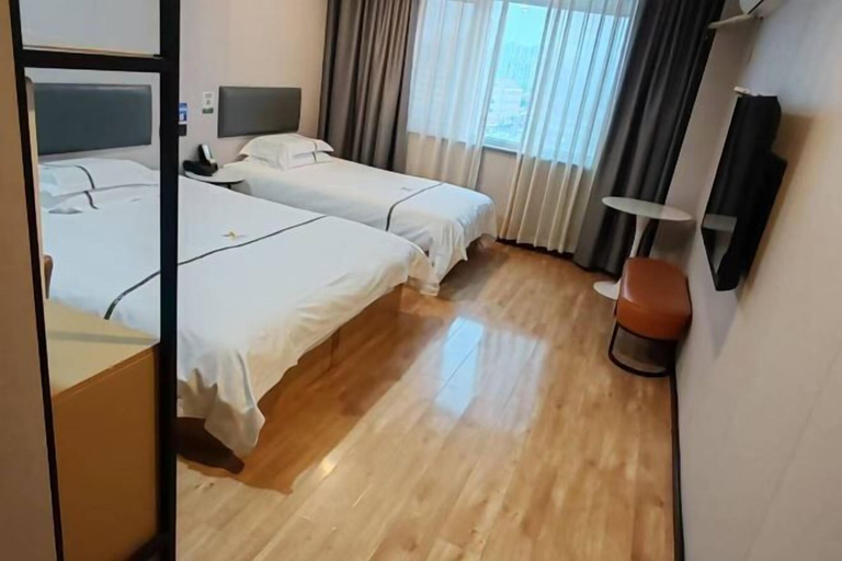 Bedroom 5, Wanjia Zhenxuan Hotel (long distance bus station), Zaozhuang