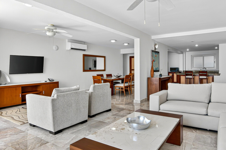 Living area 4, Stylish Oceanview Suite With Infinity Pool, Full Kitchen & Bay-view Terrace, Puerto Vallarta