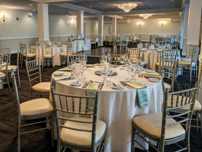 Food & Drinks 5, Heritage Hotel, Golf & Conference Center, New Haven
