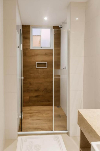 Bathroom 5, Hotel Center, Duque de Caxias