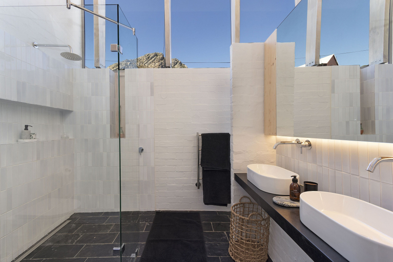 Bathroom 3, Hytte Riverview, Overberg