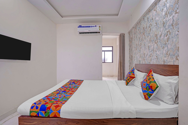 Room 4, Fabhotel Red Rose Palghar, Palghar