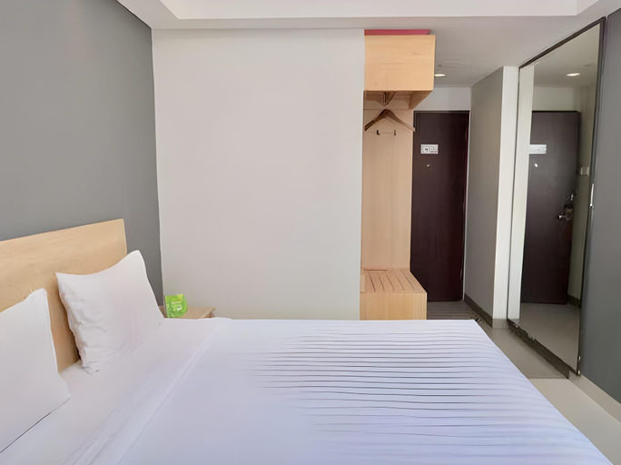 bedroom 13