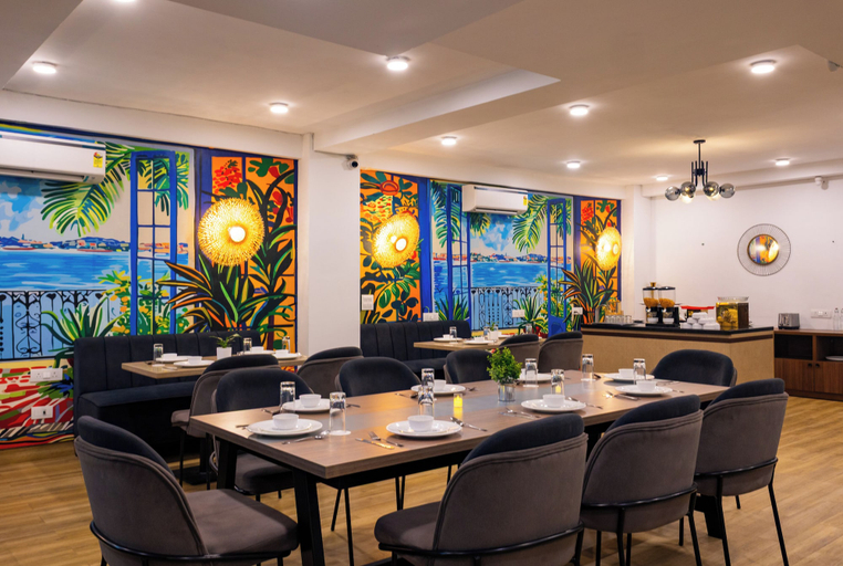 Dining 3, Alaya Stays Liv Regalia Suits ,Golf Course Road, Gurgaon