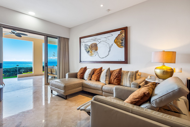 Living area 5, Cozy Beachfront Apartment With Stunning Ocean Views and Resort Amenities, Puerto Vallarta