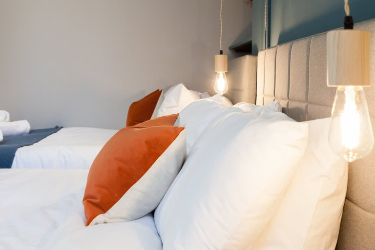 Room 5, Somers Suites Apartments-central-high Spec-sleep 6, Leeds