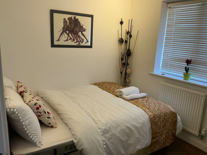 Room 2, House Sleeps 8 With Wifi, Kent