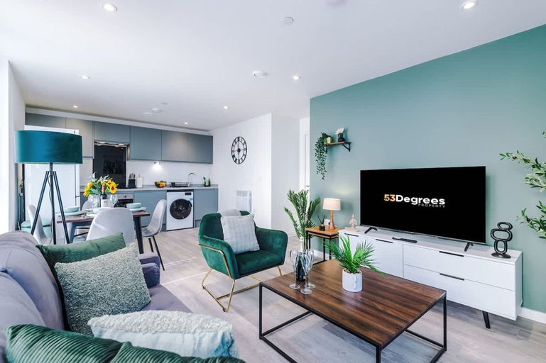 Room 5, Stunning 2-bed Flat Amazing Location Sleeps 4, Sefton