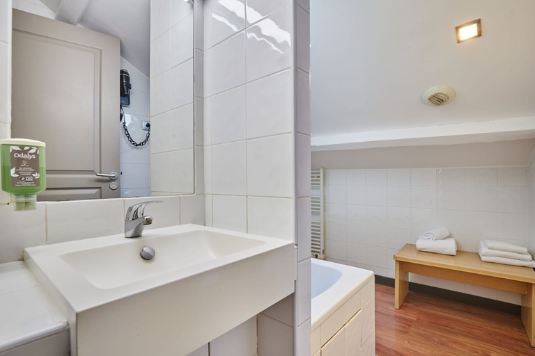 Bathroom 5, Appart'hôtel Odalys City - Nice Centre, Alpes-Maritimes