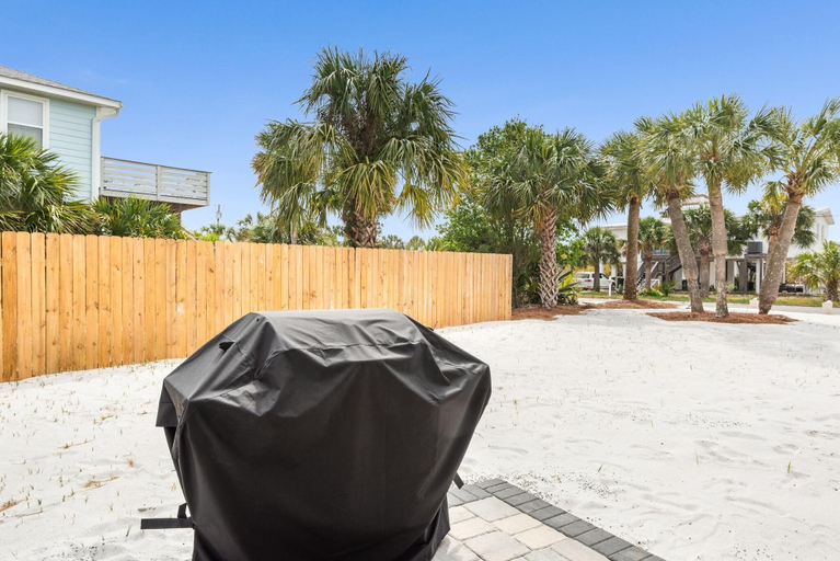 Property grounds 5, Sandy Mint, Escambia